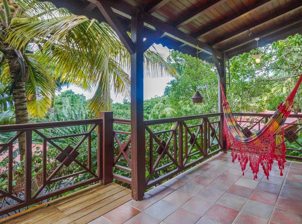 Bungalow Twa Karet - Terrasse et son hamac